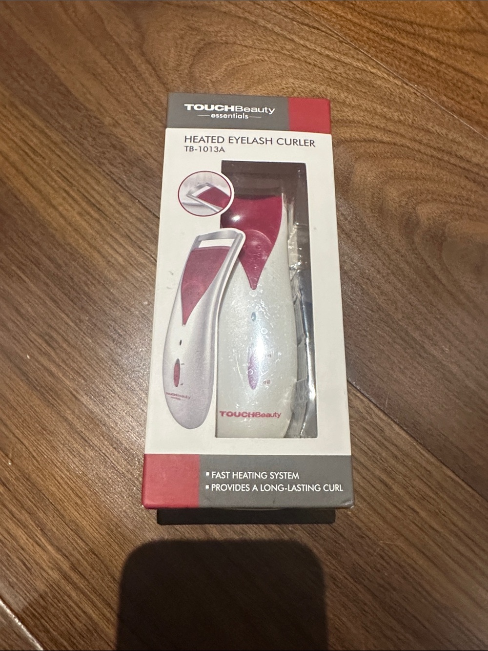 Heated Eyelash Curler in Pink - Fast Heating Curl